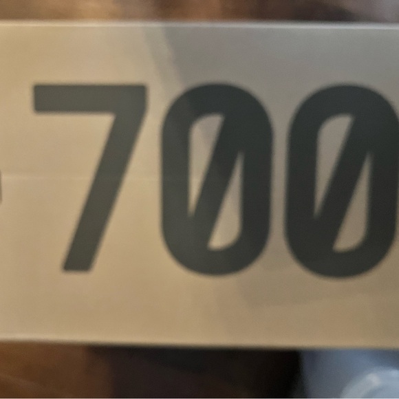 Yzy 700 v3 Copper Fade - Picture 8 of 8